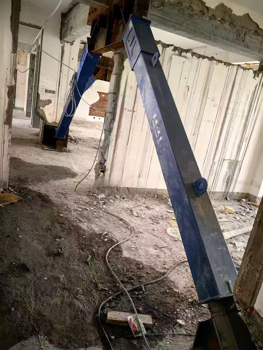 防城柱子粘钢加固施工工艺